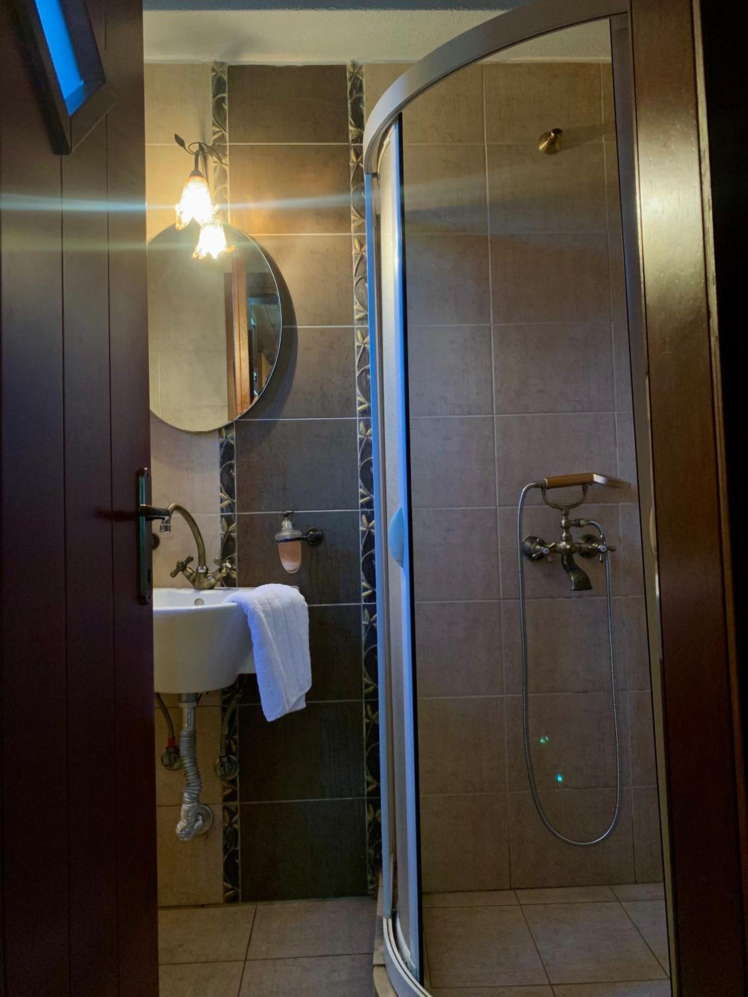 Ippoliti Hotell Palaioi Poroi Exteriör bild