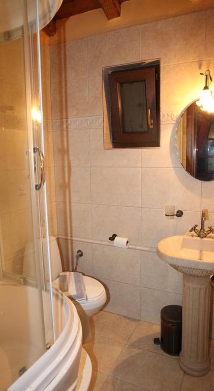 Ippoliti Hotell Palaioi Poroi Rum bild